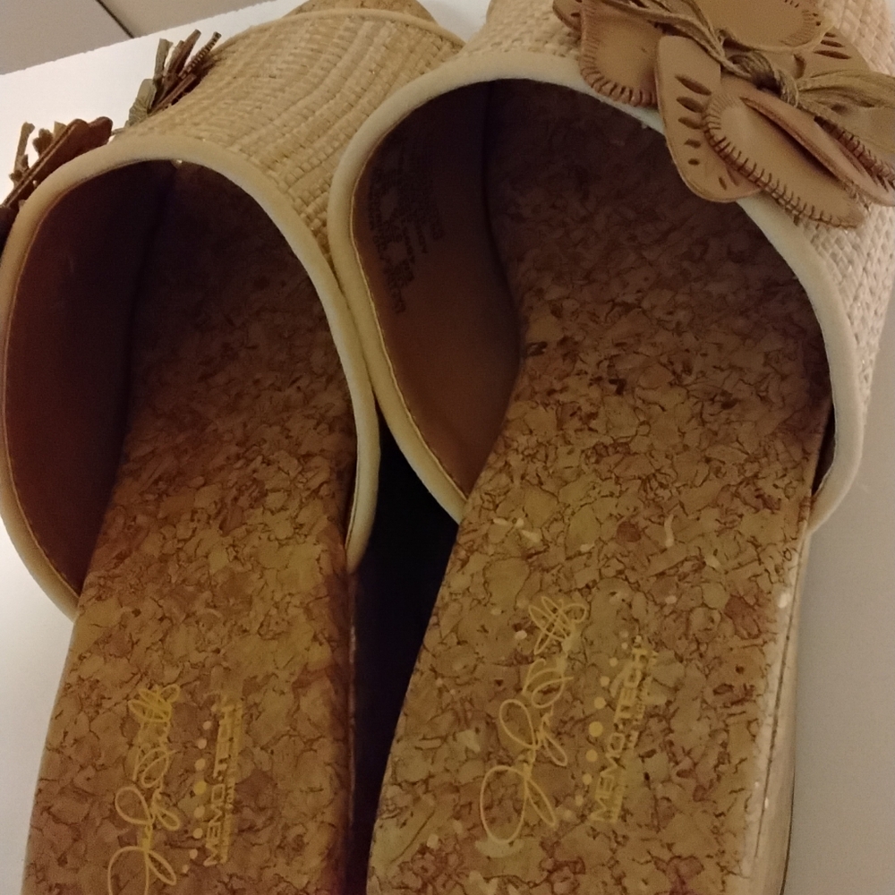Jaclyn Smith Wedge Sandals - Picture 3 of 5